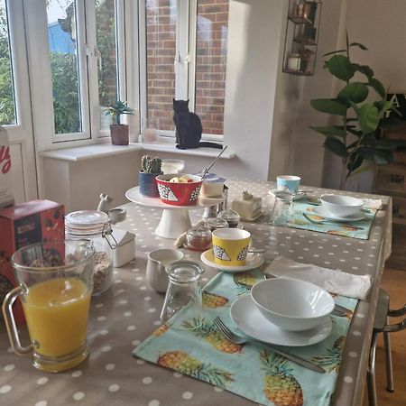 Walton Crescent Panzió Winford Kültér fotó